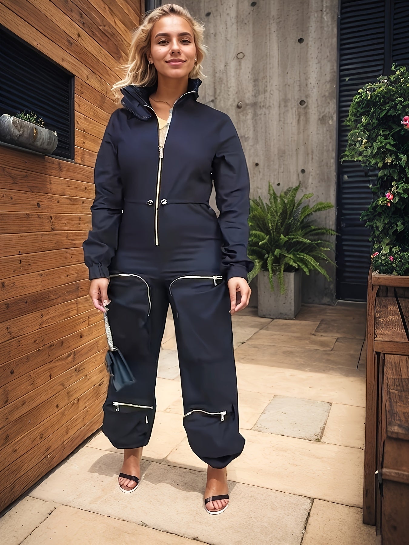 Gold-Zipper Utility Jumpsuit with Pockets – Sleek One-Piece Statement Outfit