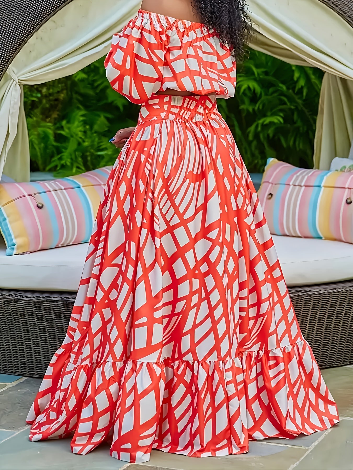 Chic Crop Geometric Print Off Shoulder Top & Skirt Set