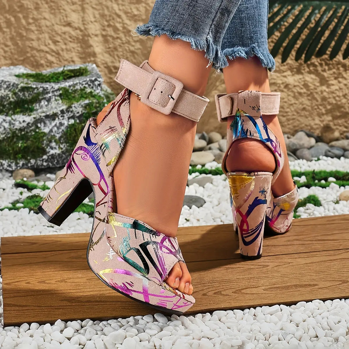 Vintage Abstract Print Buckle Closure Heel Sandals Toshe Women's Fashions