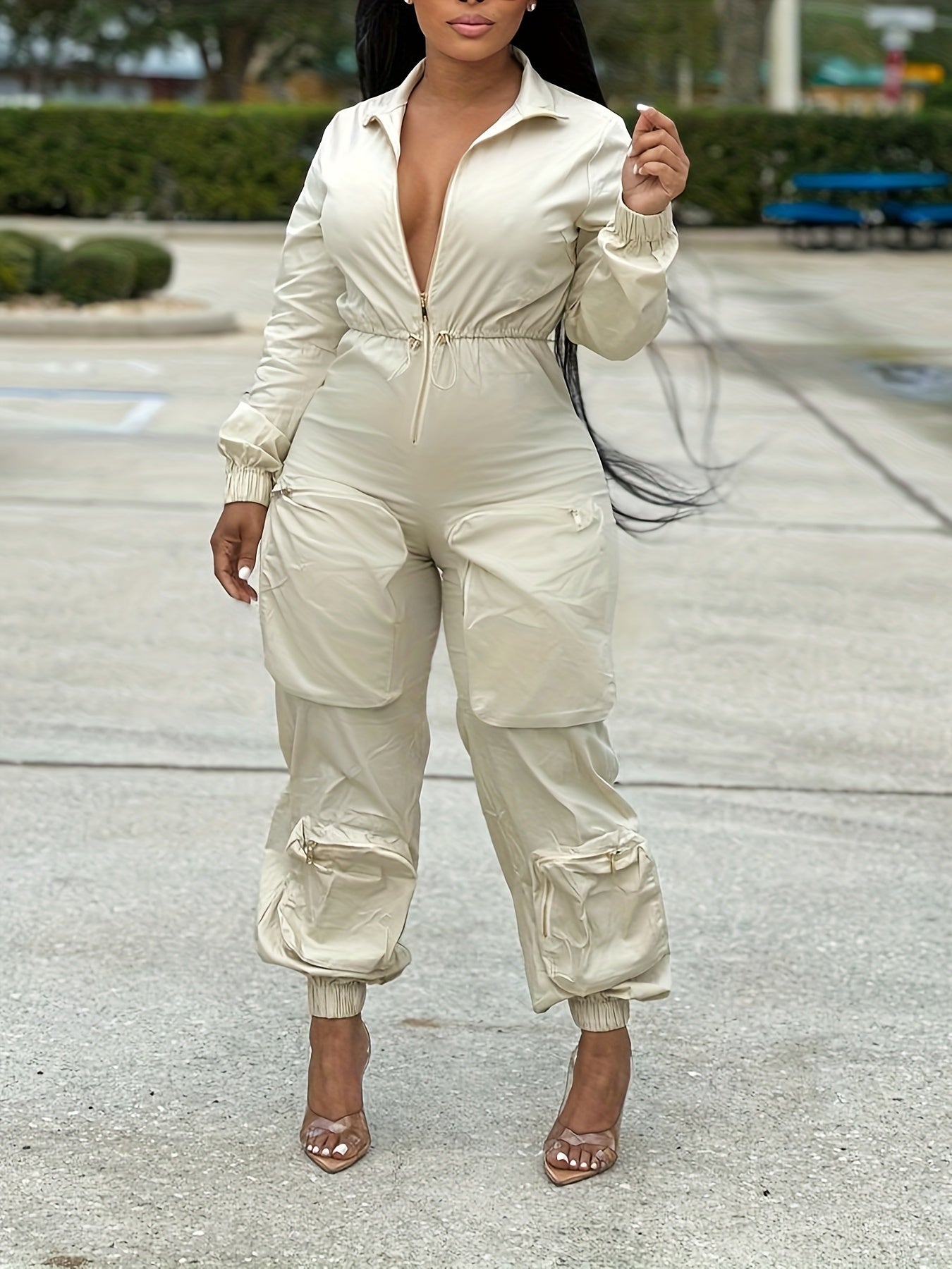Gold-Zipper Utility Jumpsuit with Pockets – Sleek One-Piece Statement Outfit