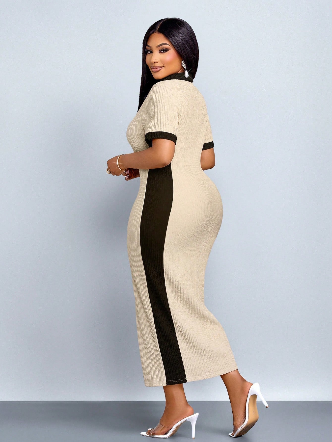 Sophisticated Charm Contrast-Collar Midi Dress – Effortless Elegance for Every Occasion