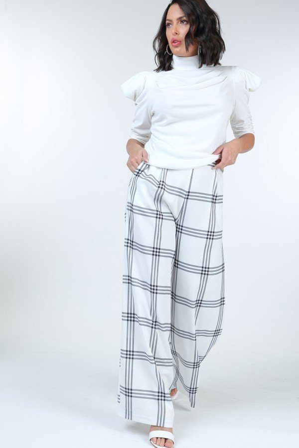 High waist plaid print wide-leg pants from Toshe Women's Fashions, showing a close-up of the stylish, patterned fabric and fit.