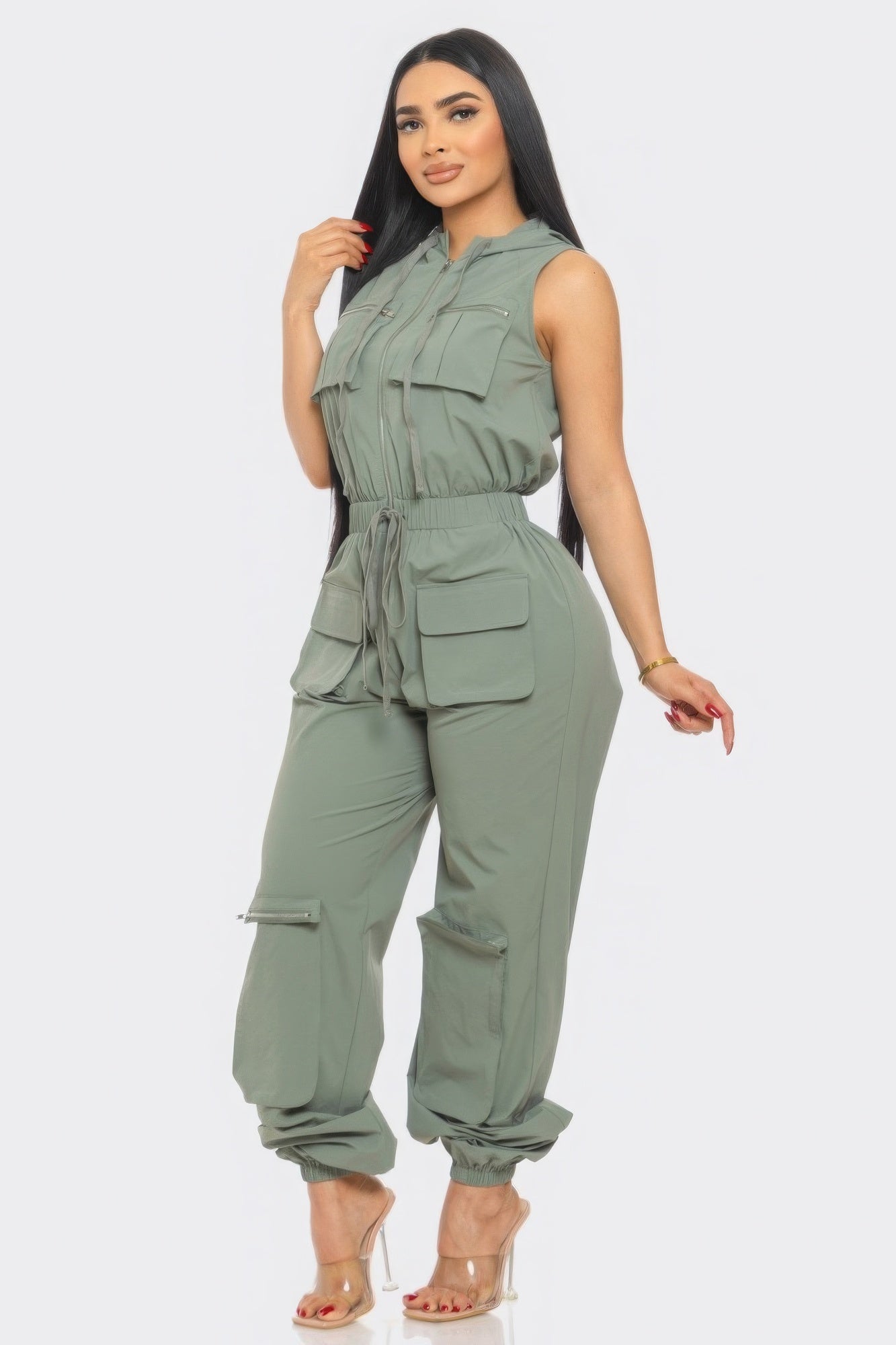 Toshe Women's Fashions cargo jumpsuit featuring multiple pockets, relaxed fit, and adjustable straps in a versatile style.