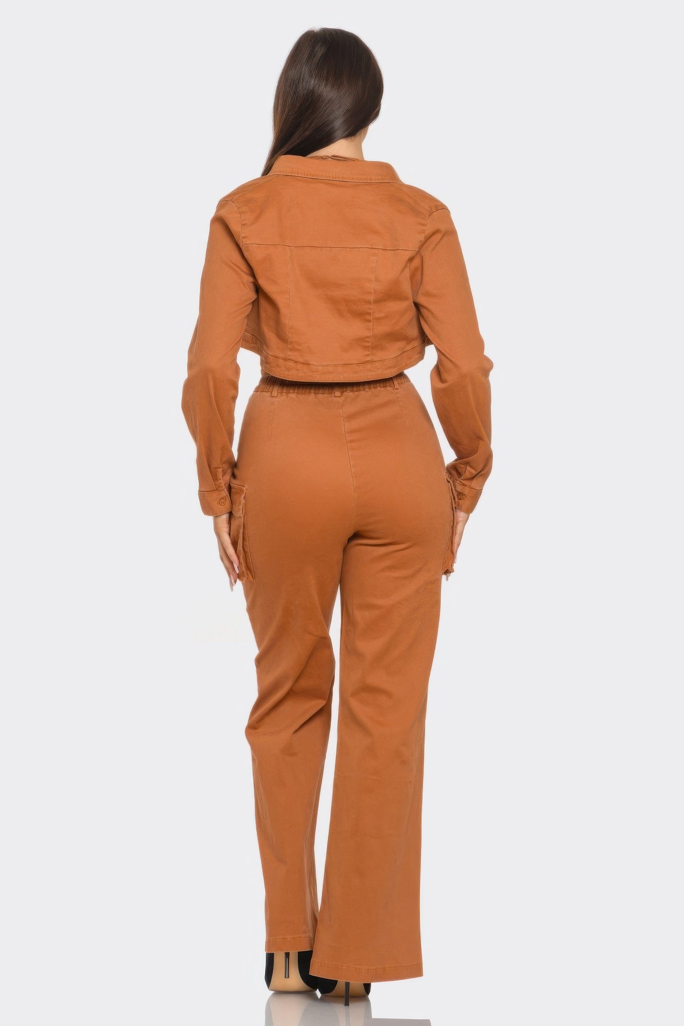 Toshe Women's Fashions scallop crop jacket and matching pants 3-piece set, stylish and coordinated outfit with scallop detailing.