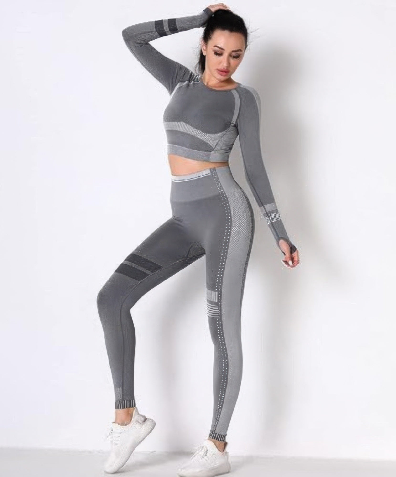 Toshe Women's Fashions seamless cropped top and matching athleisure pants set, shown in a stylish, comfortable fabric.