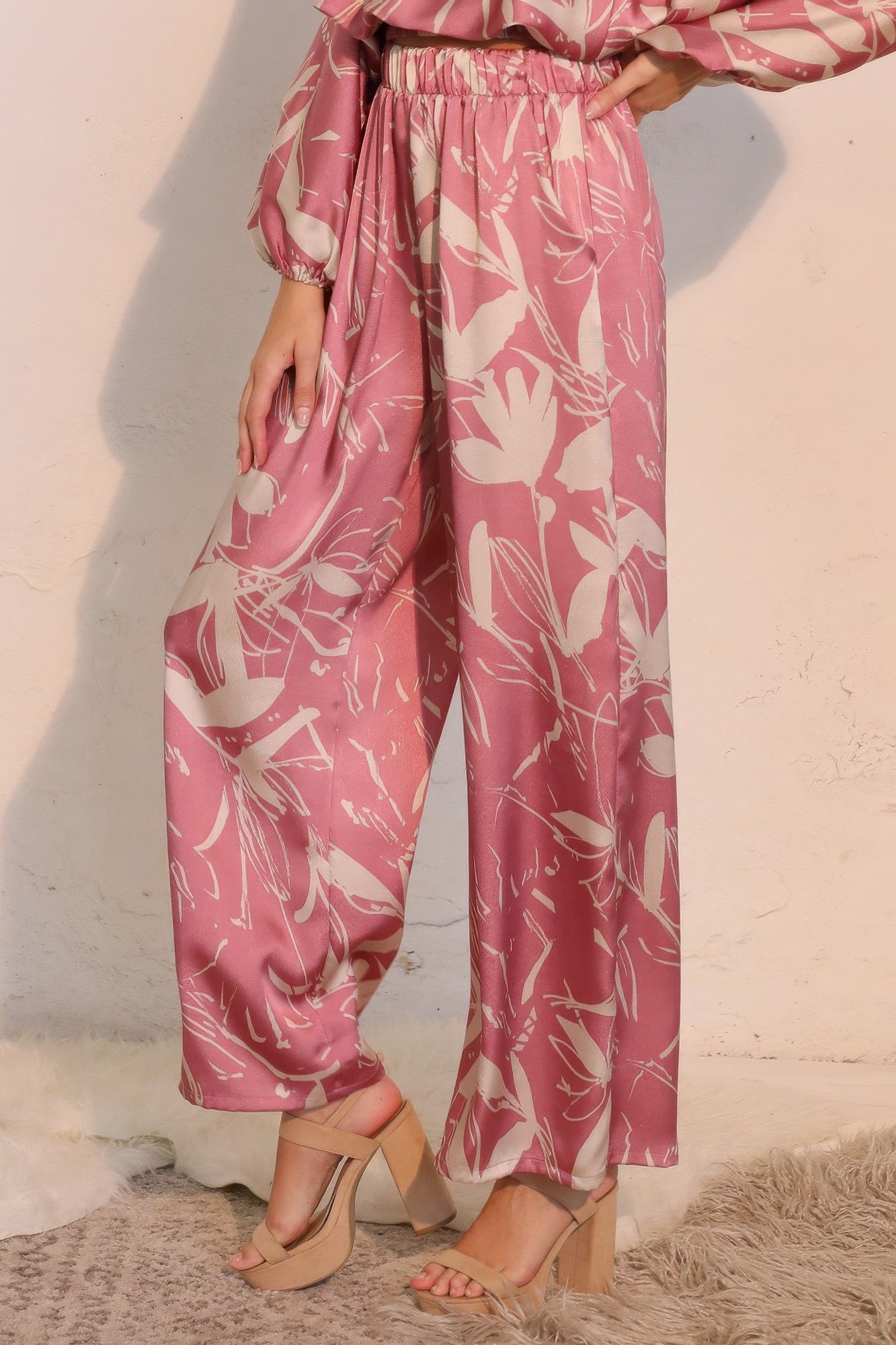 Dreaming Lily satin pocket pants in soft pastel, featuring a relaxed fit, side pockets, and smooth satin fabric by Toshe Women's Fashions.
