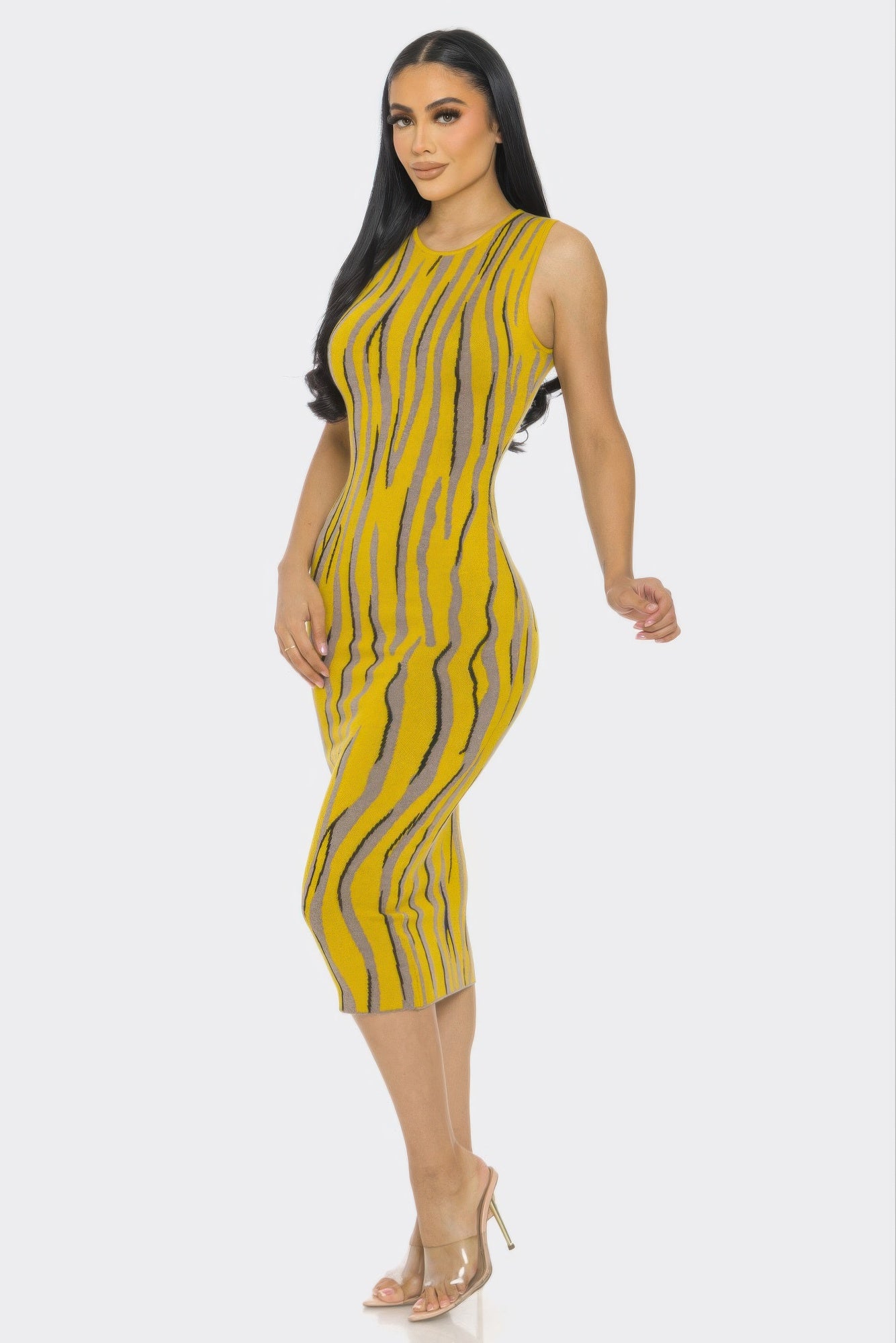 Toshe Women's Fashions Sweater Midi Print Dress featuring a cozy knit fabric and stylish print design.