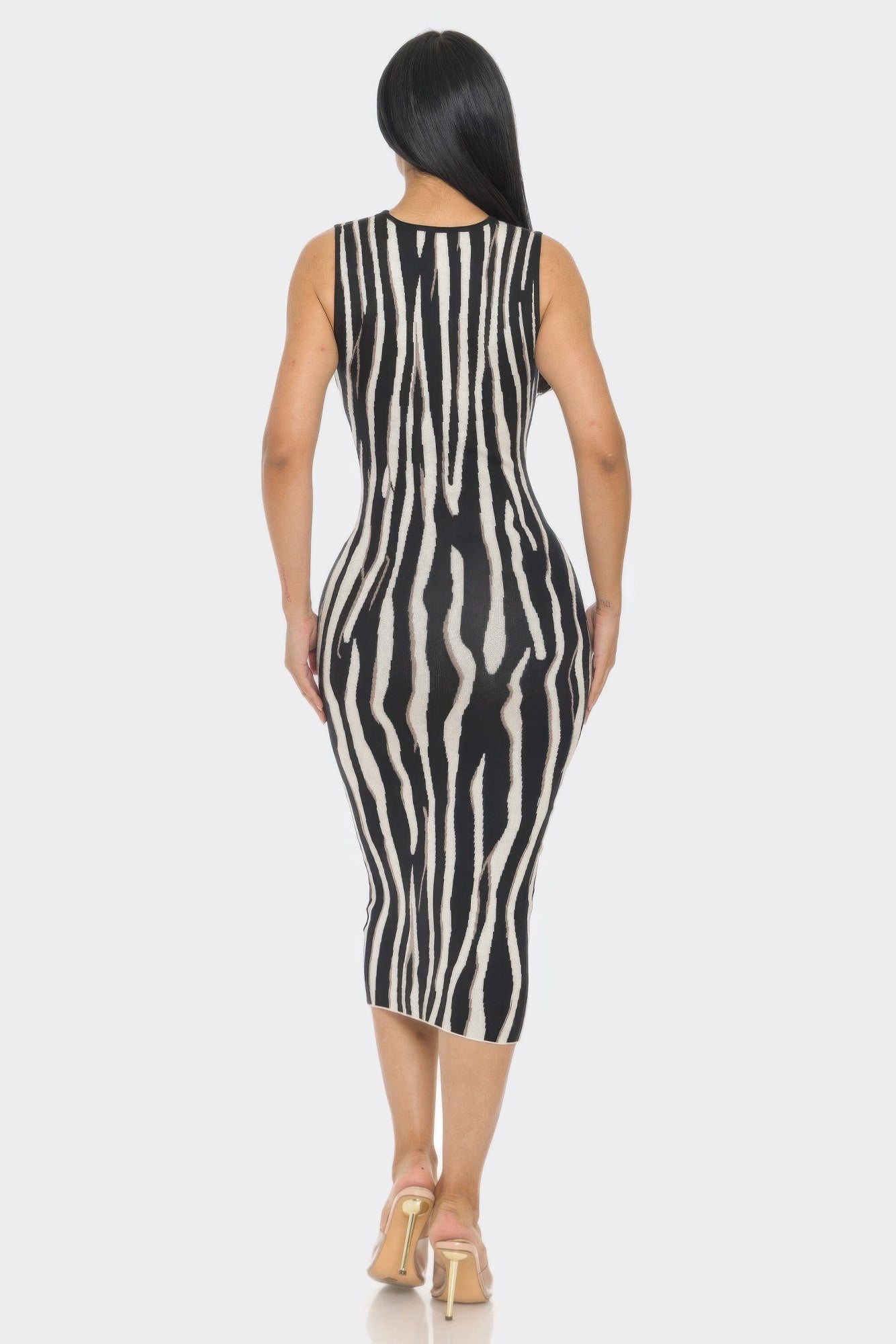 Toshe Women's Fashions sweater midi print dress featuring a cozy, stylish design with floral patterns and a relaxed fit.