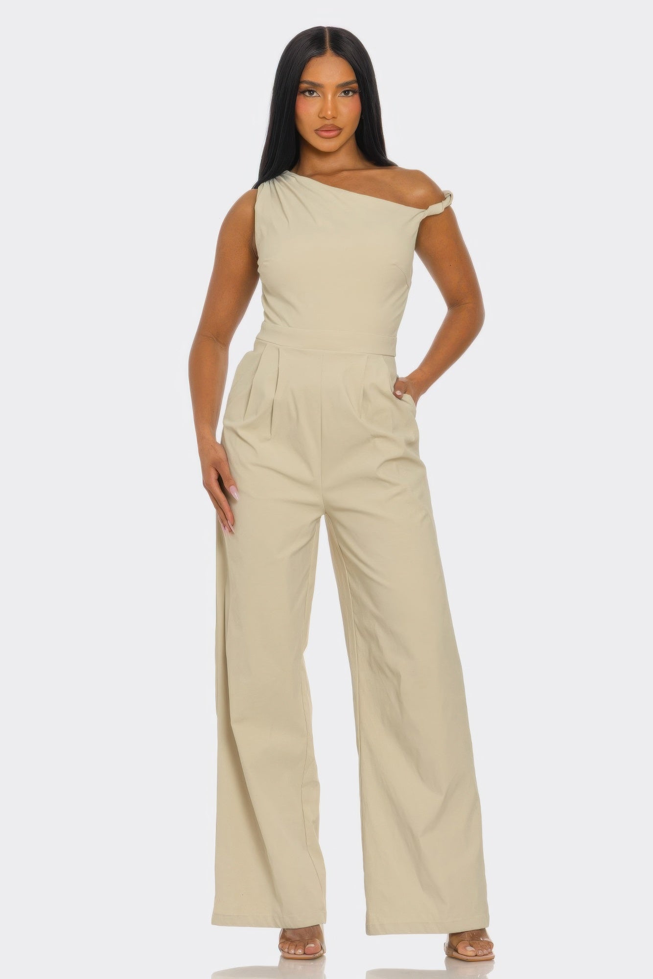Chic Toshe Women's Fashions one-shoulder jumpsuit in black with fitted waist and wide-leg pants, stylish and modern design.