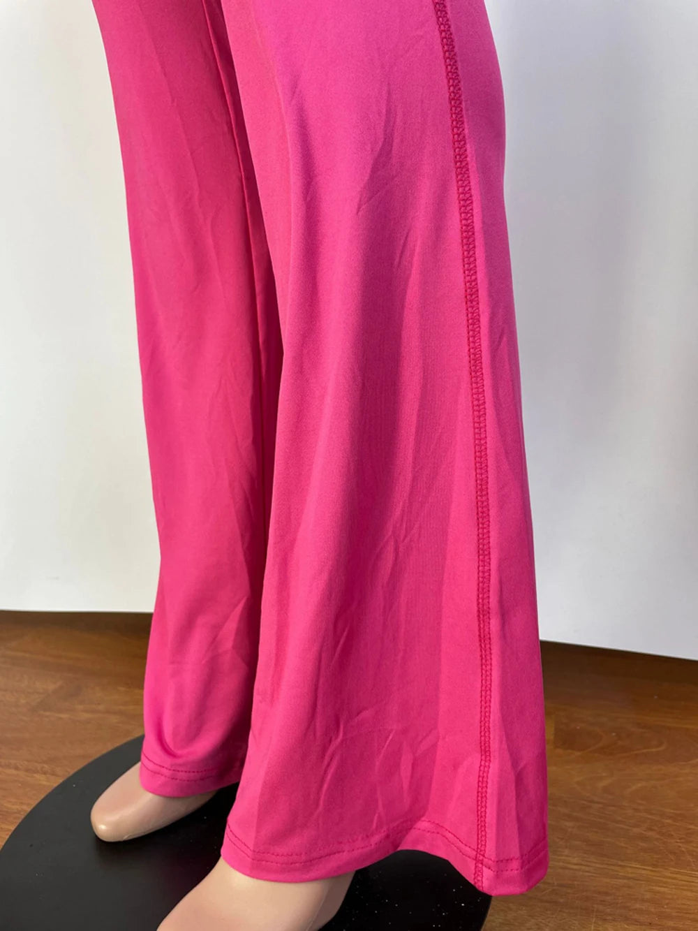 Mock Neck Zipper Fitted Top & Flared Pants Set – Sleek 2-Piece Athletic Lounge Outfit