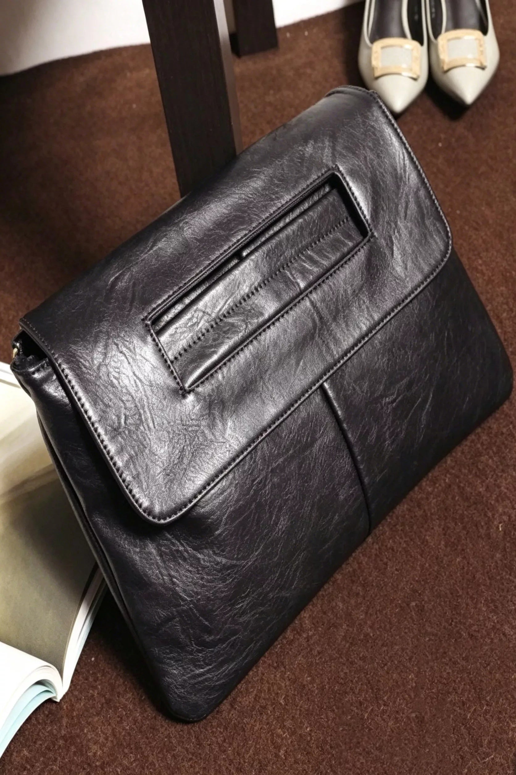 Vintage style envelope clutch handbag by Trendsi with a sleek, classic design and fold-over flap, perfect for elegant occasions.